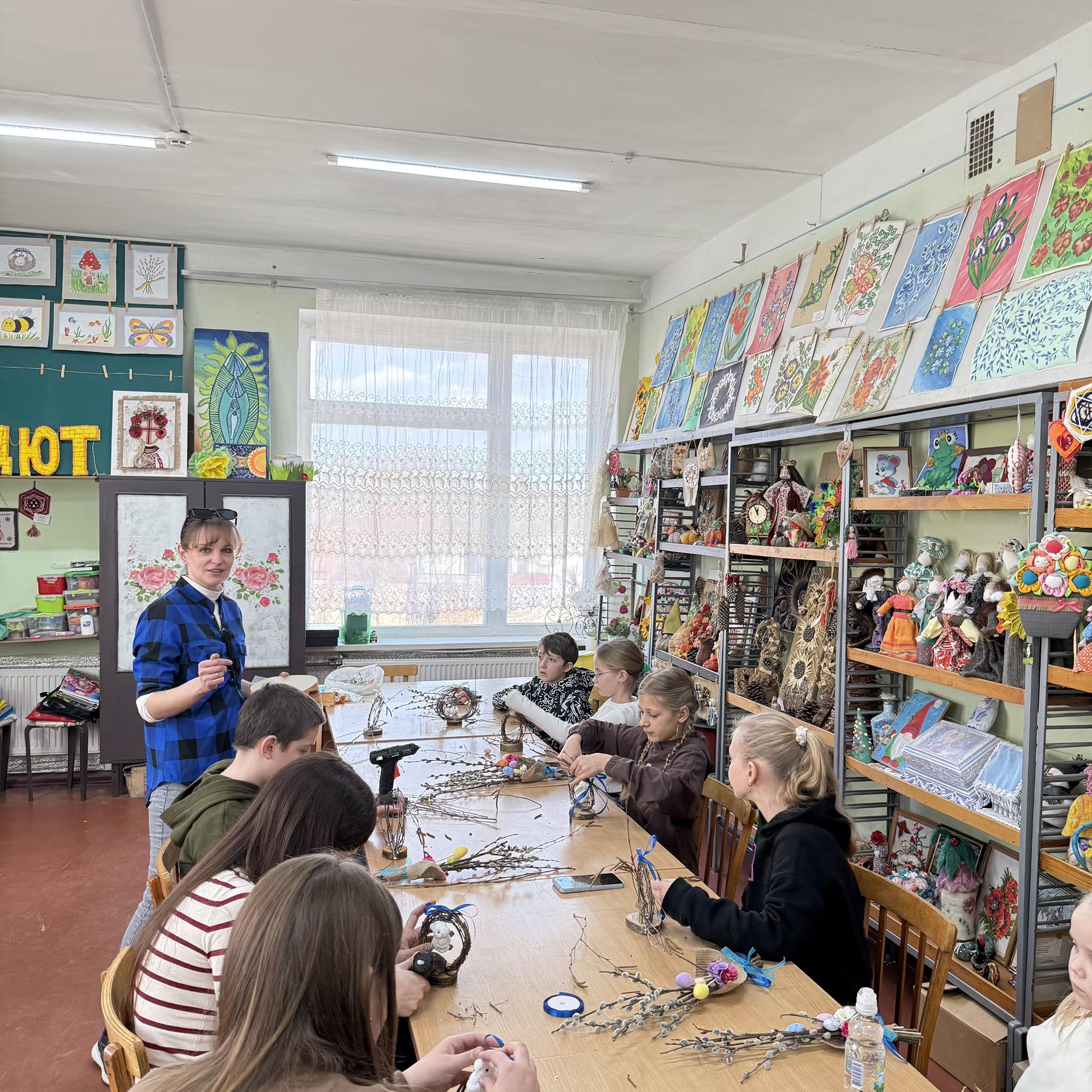 На зображенні може бути: стьобана ковдра та текст