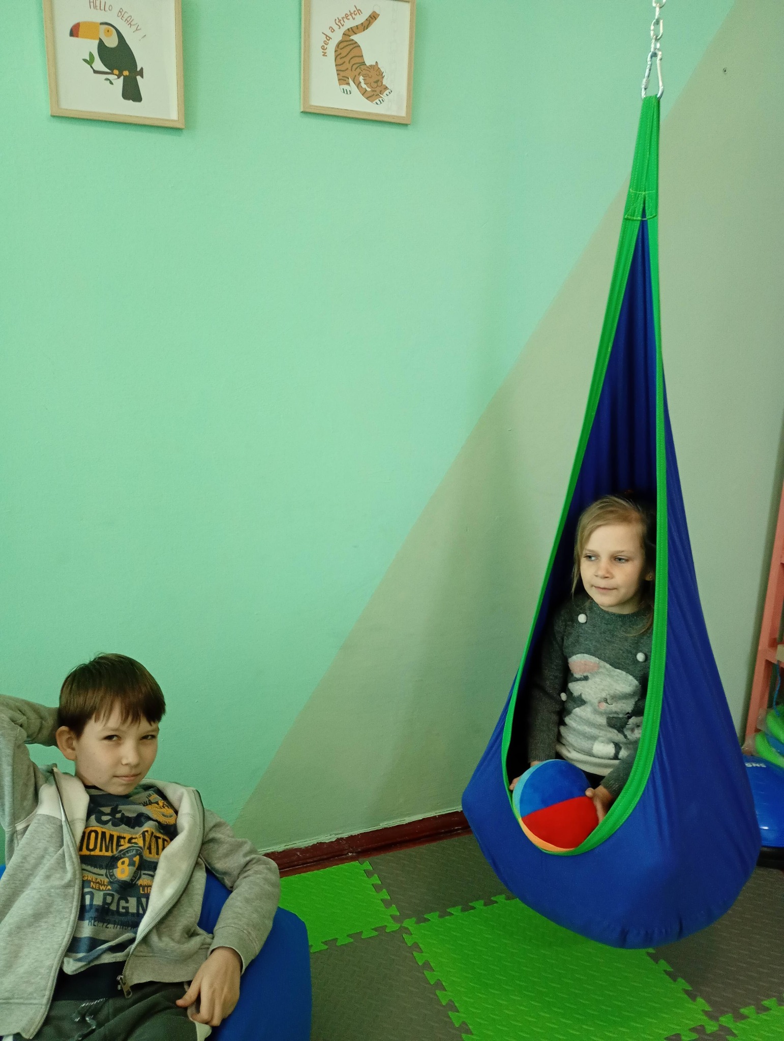 На зображенні може бути: дитина